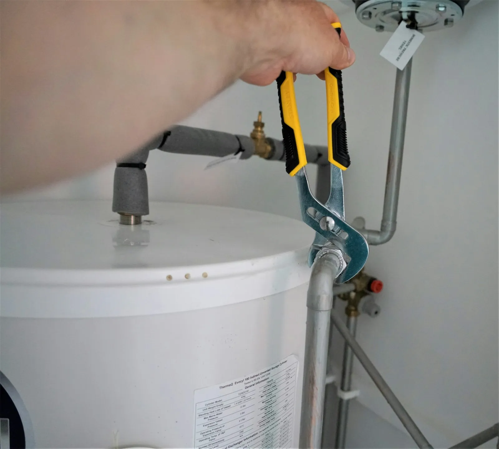 Hot water heating system